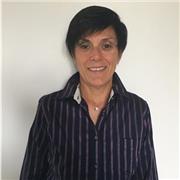 Laureata in giurisprudenza e Avvocato civilista impartisce lezioni a studenti delle scuole medie-superiori ed universitari